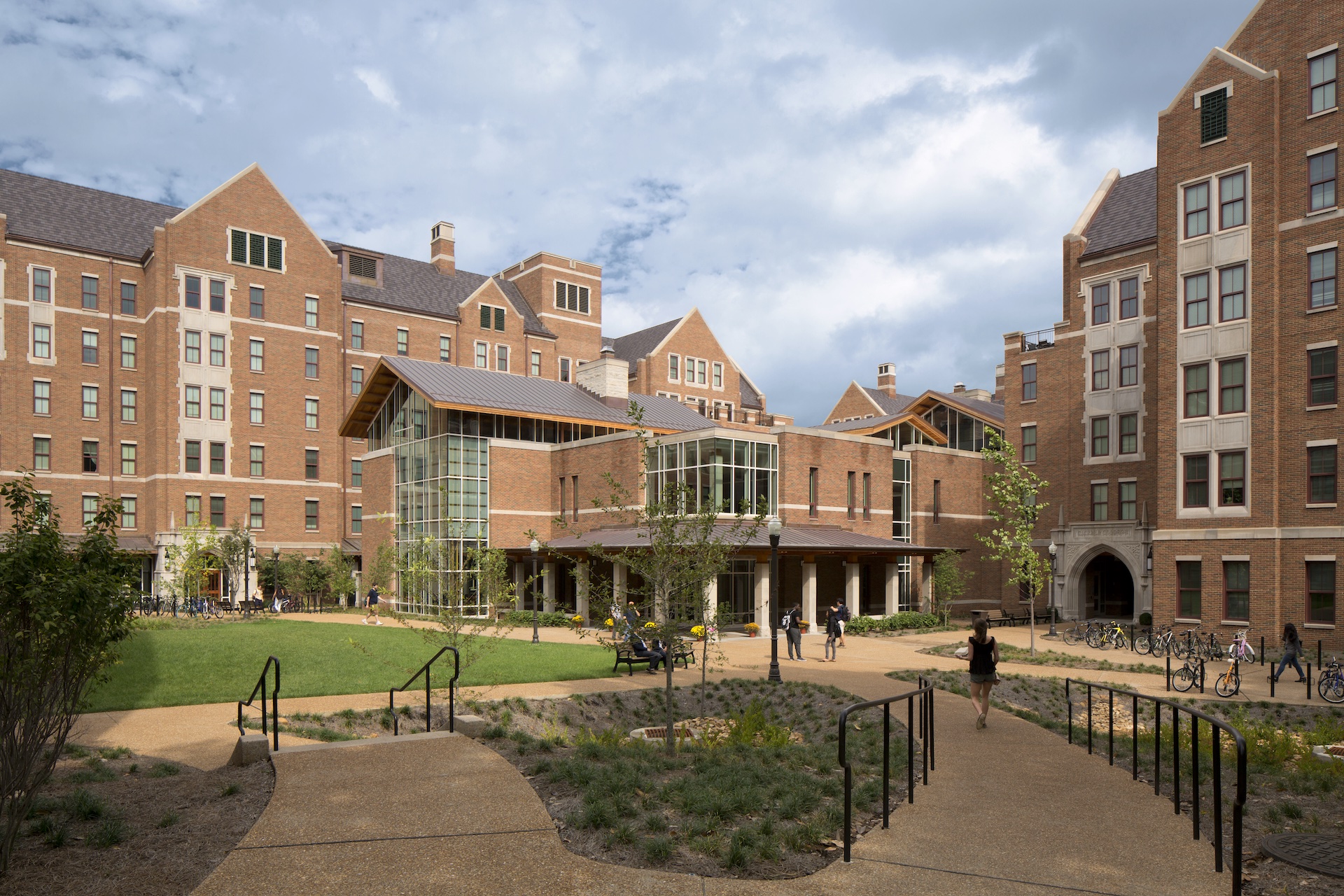 Warren & Moore Colleges and the Kissam Center, Vanderbilt University - EOA  Architects